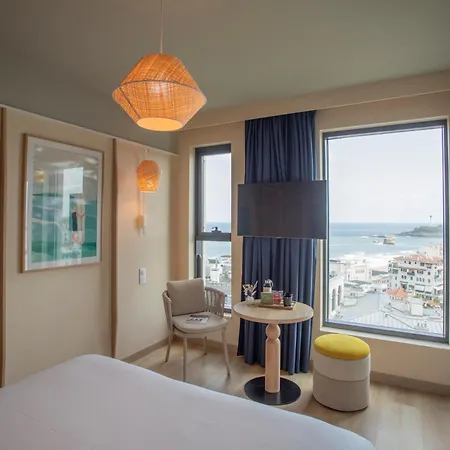 Mercure President