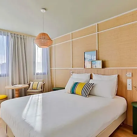 Mercure President